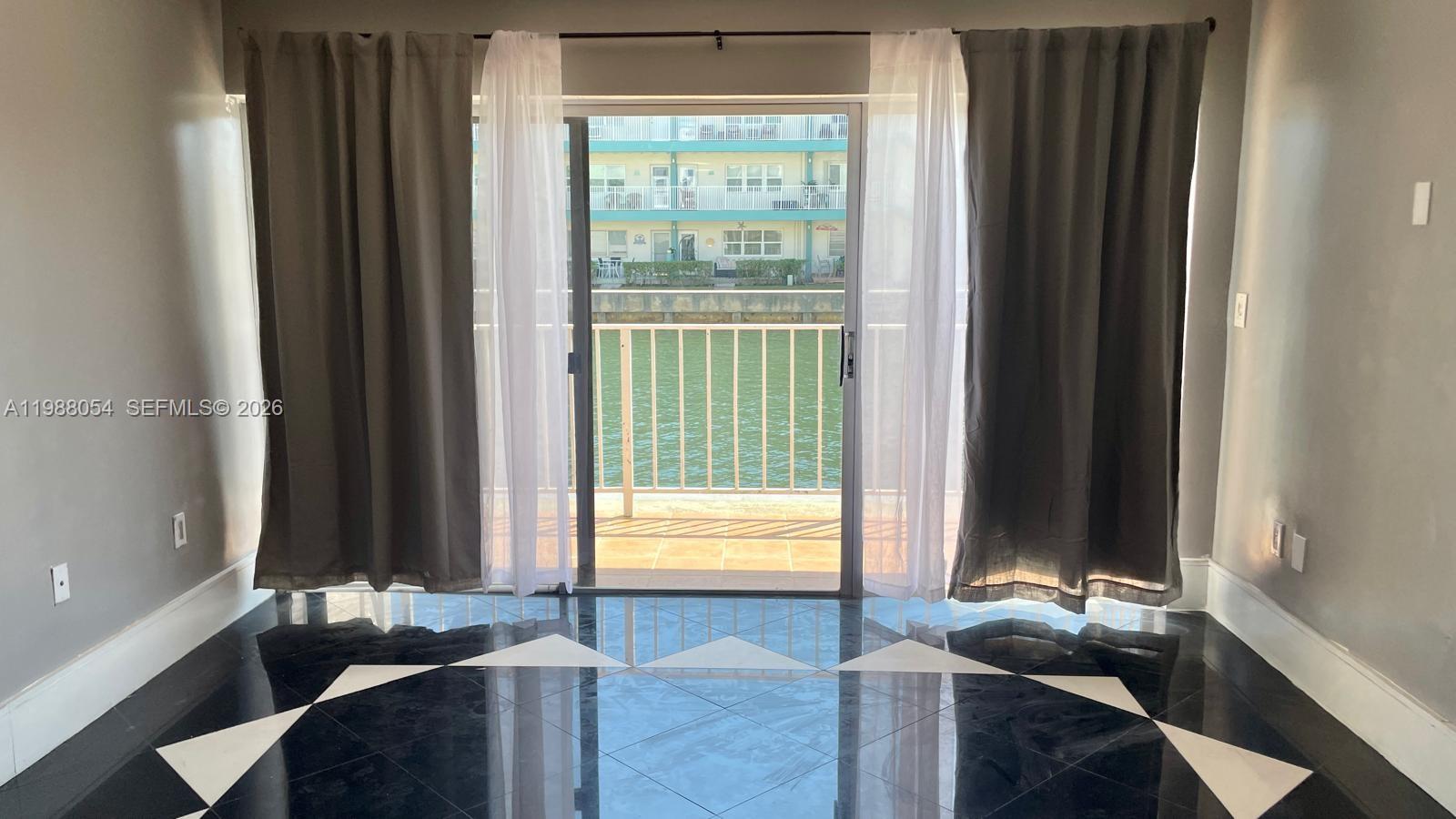 LA MAR BREEZE WATER VIEWS - Residential