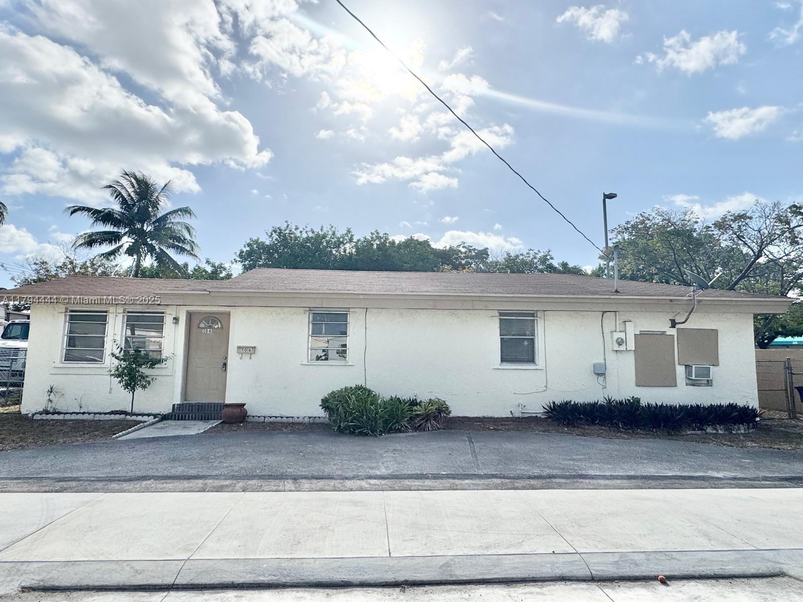 Rental Property at 106 Ne 2nd Ave 1, Hallandale Beach, Broward County, Florida - Bedrooms: 3 
Bathrooms: 2  - $2,800 MO.