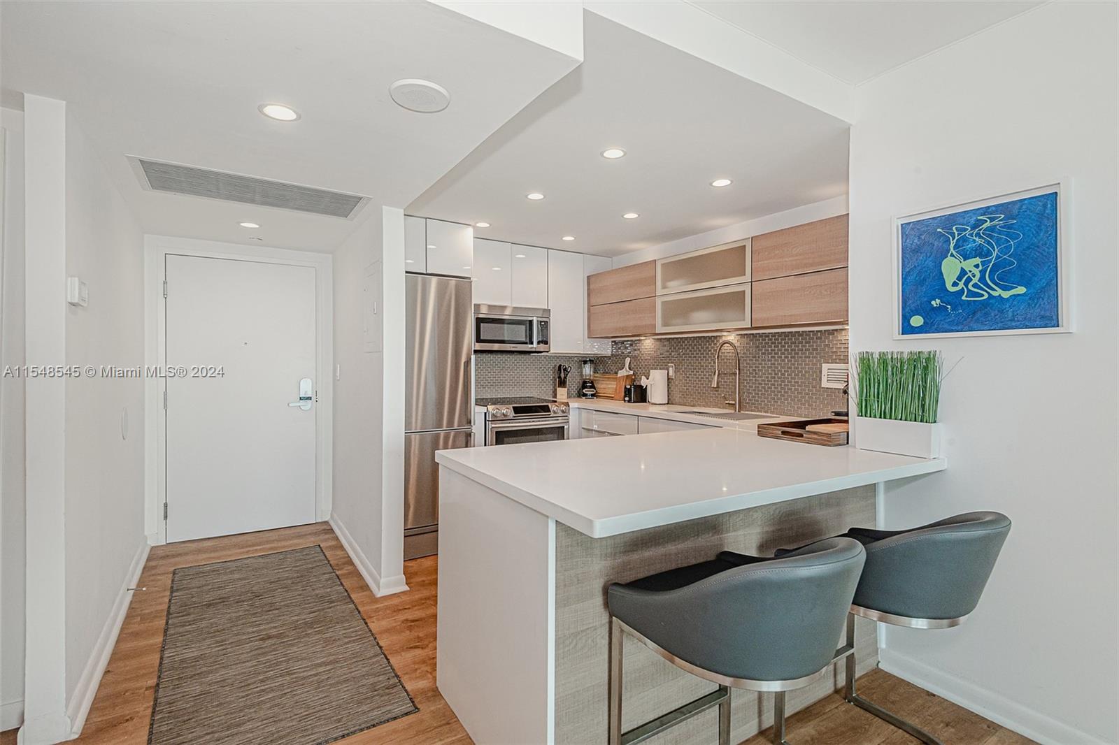 RONEY PALACE CONDO - Residential Lease