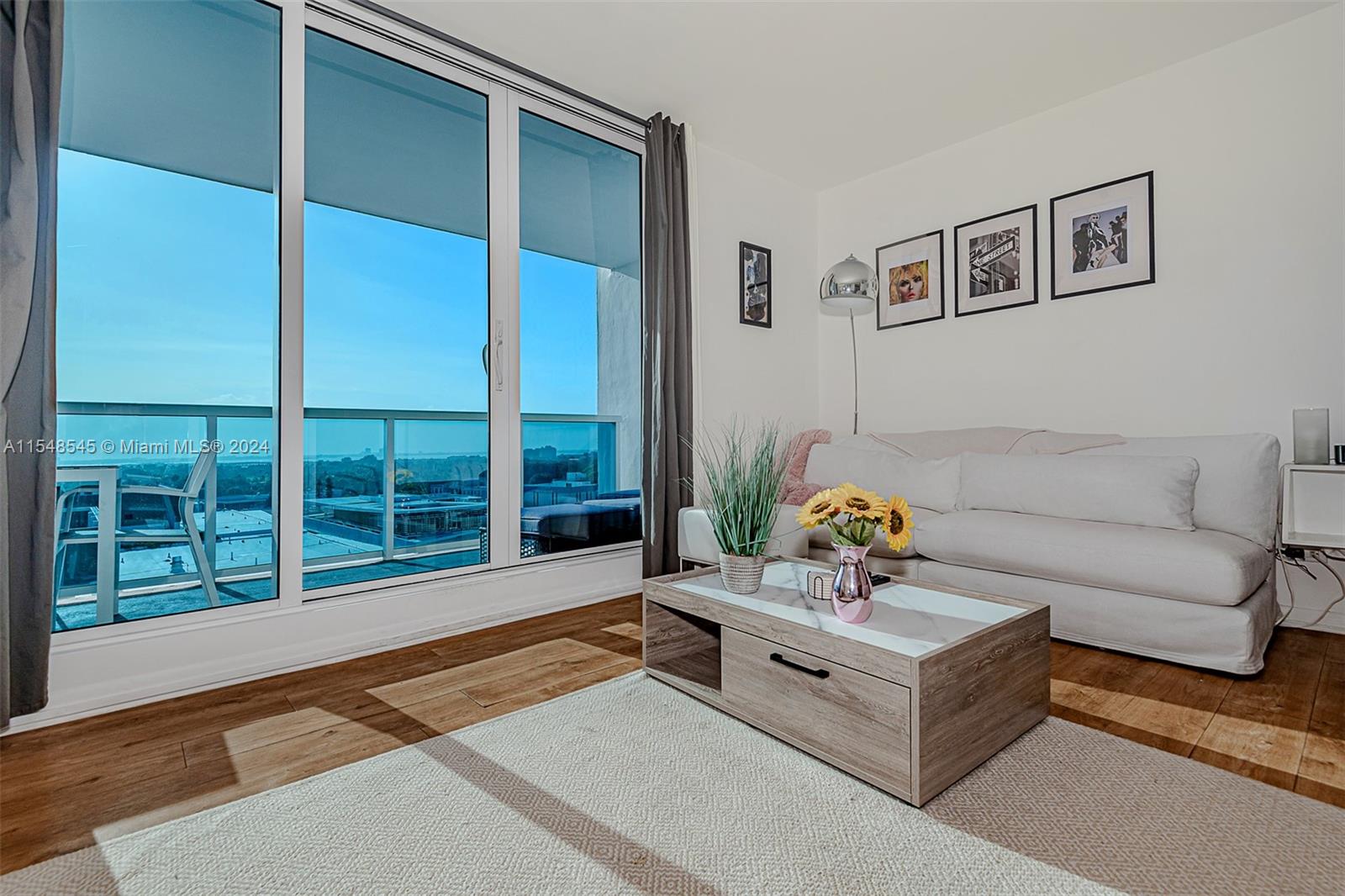 RONEY PALACE CONDO - Residential Lease