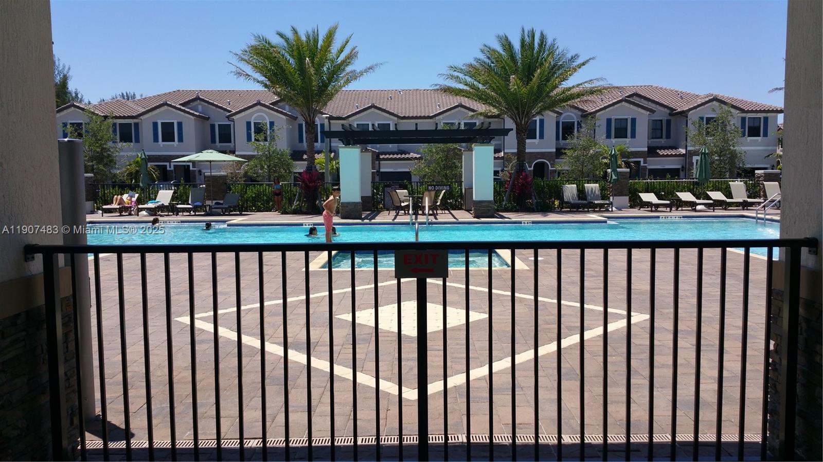 GARDEN ESTATES AT THE HAM - Residential