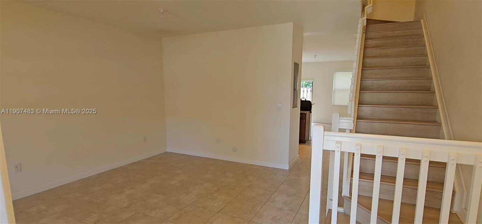 GARDEN ESTATES AT THE HAM - Residential