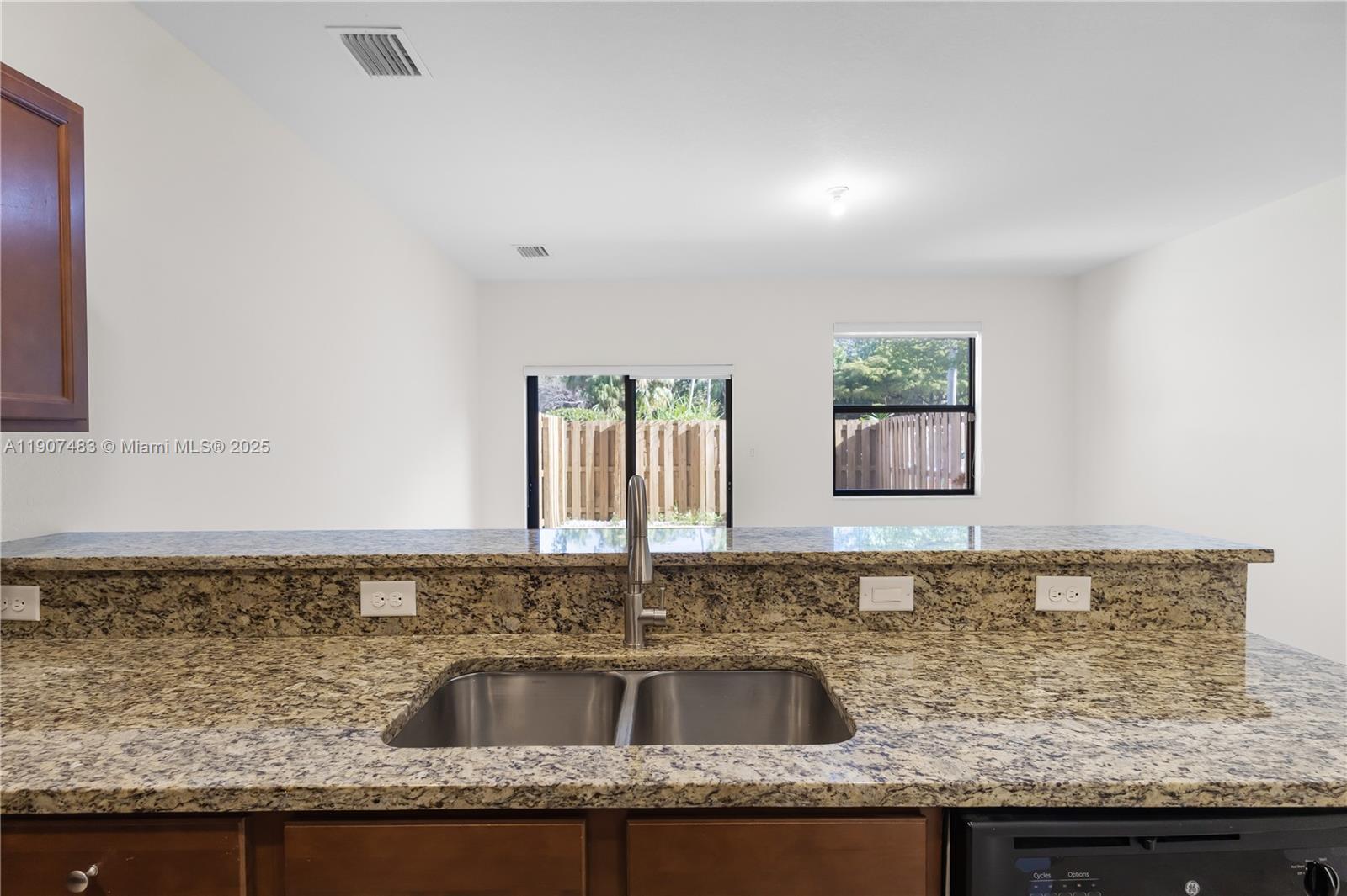 GARDEN ESTATES AT THE HAM - Residential