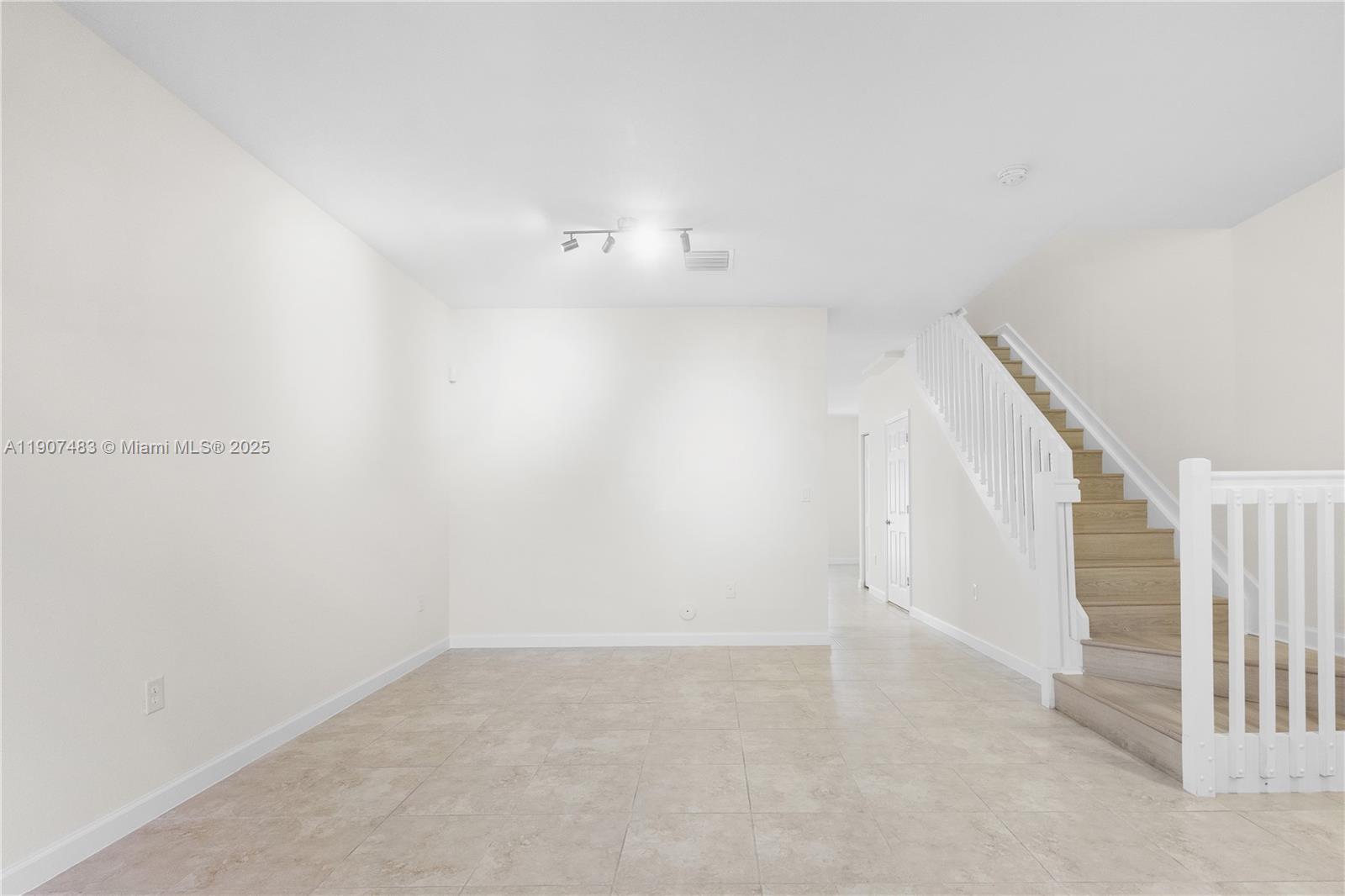 GARDEN ESTATES AT THE HAM - Residential