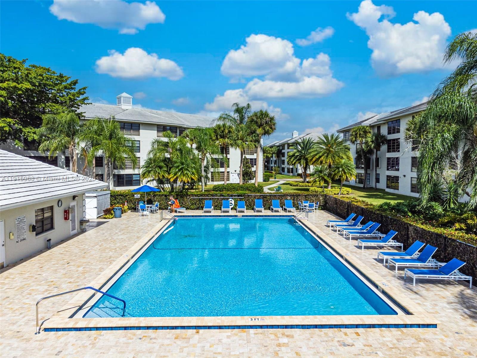 CONDO 19 OF WHITEHALL CON - Residential