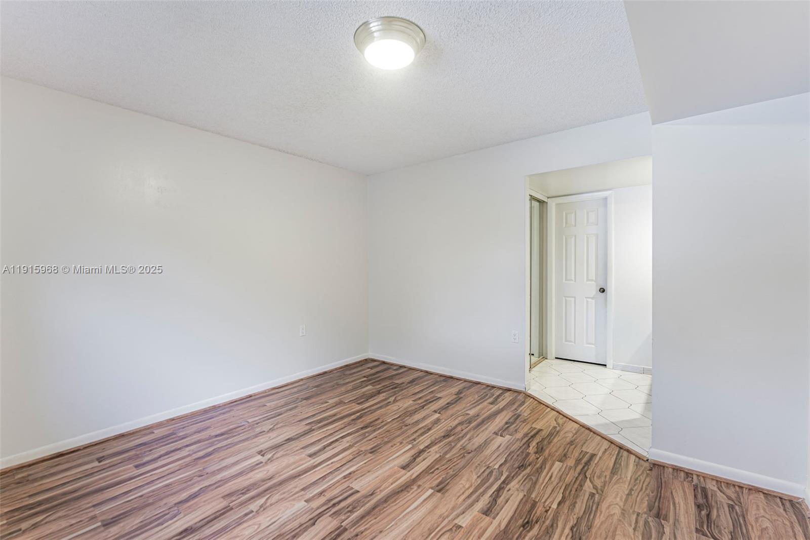 CONDO 19 OF WHITEHALL CON - Residential