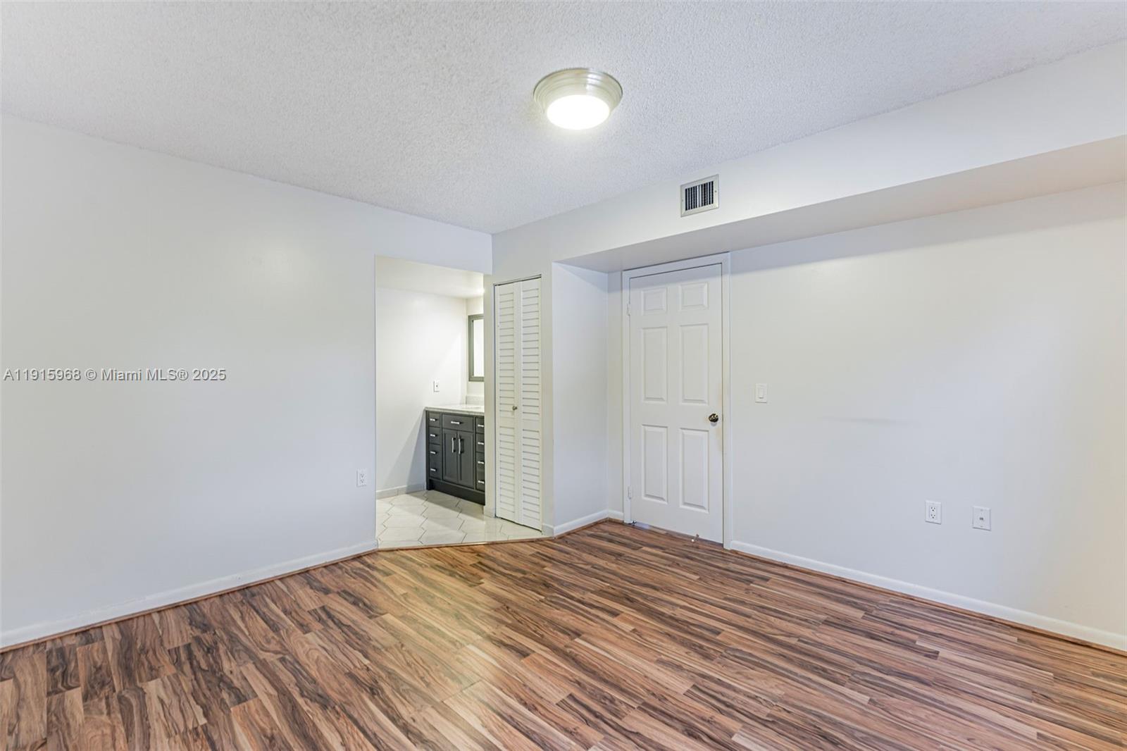 CONDO 19 OF WHITEHALL CON - Residential