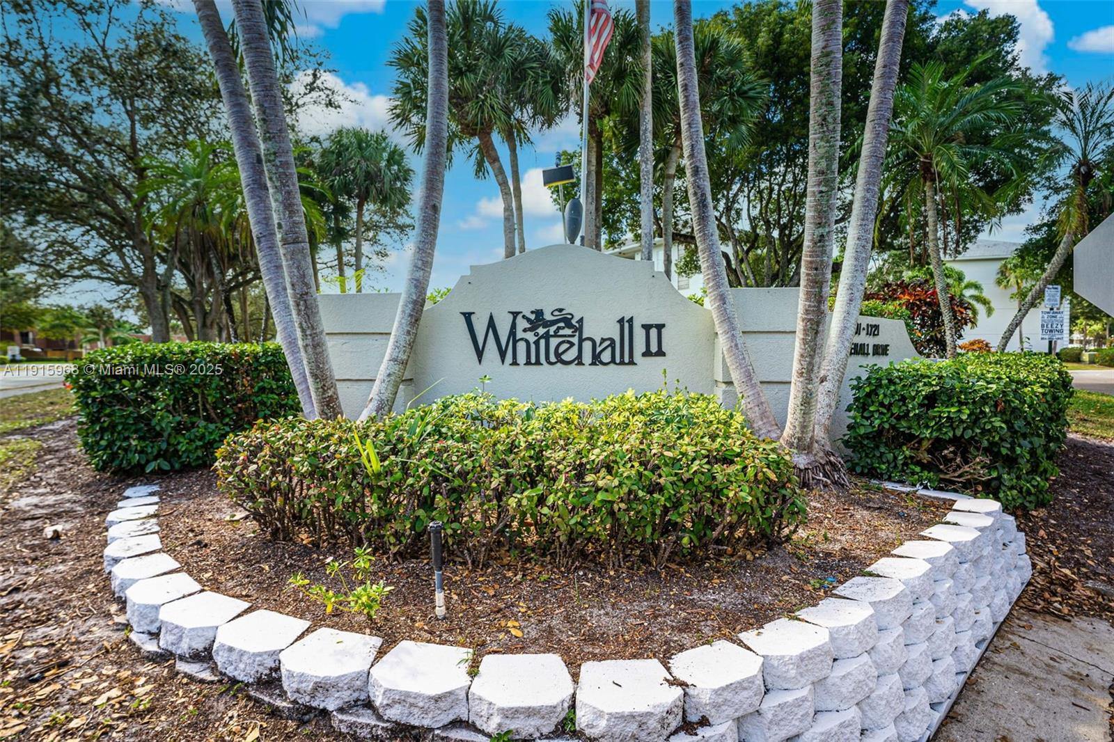 CONDO 19 OF WHITEHALL CON - Residential