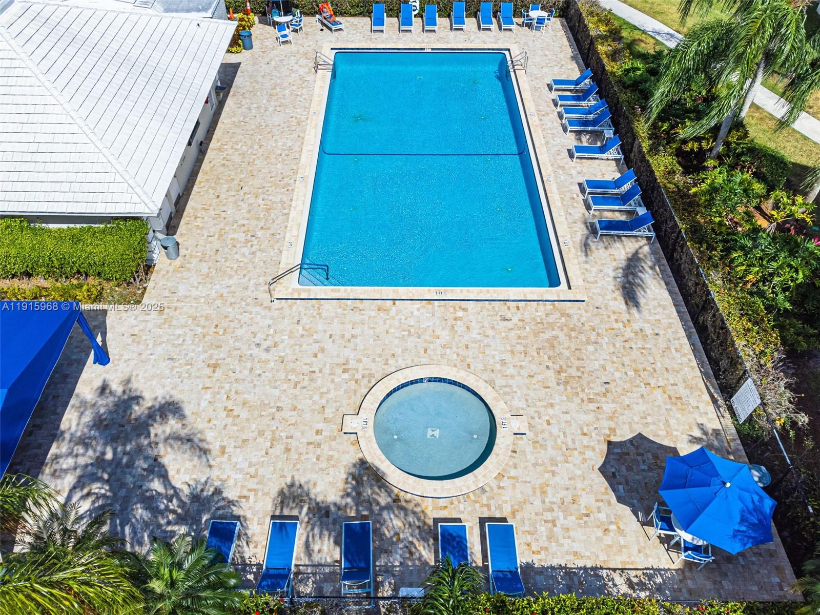 CONDO 19 OF WHITEHALL CON - Residential