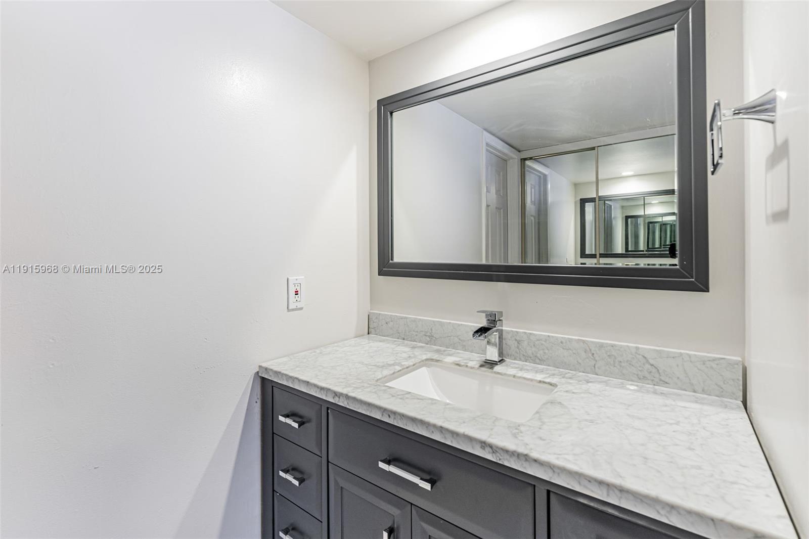 CONDO 19 OF WHITEHALL CON - Residential