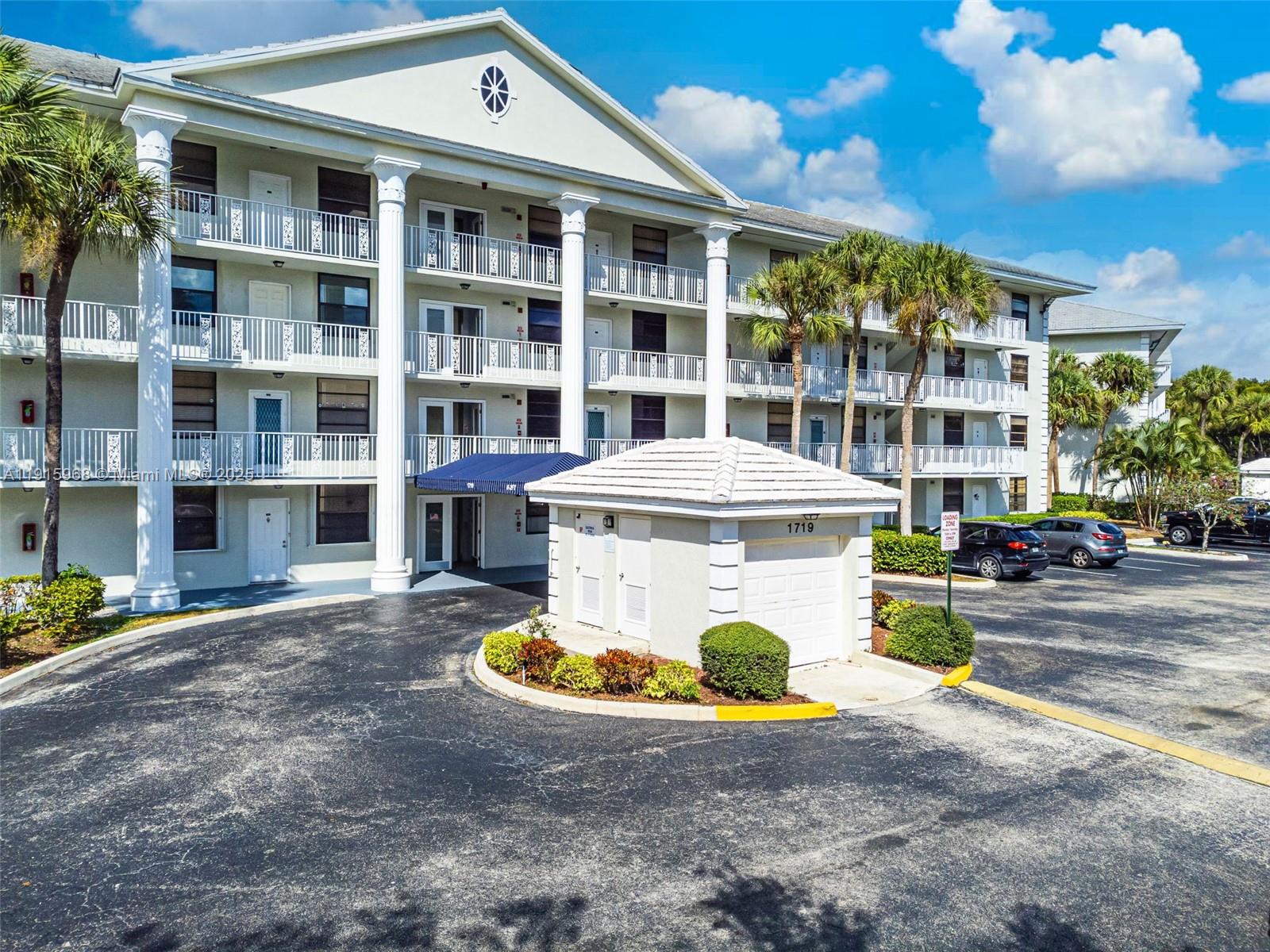 CONDO 19 OF WHITEHALL CON - Residential