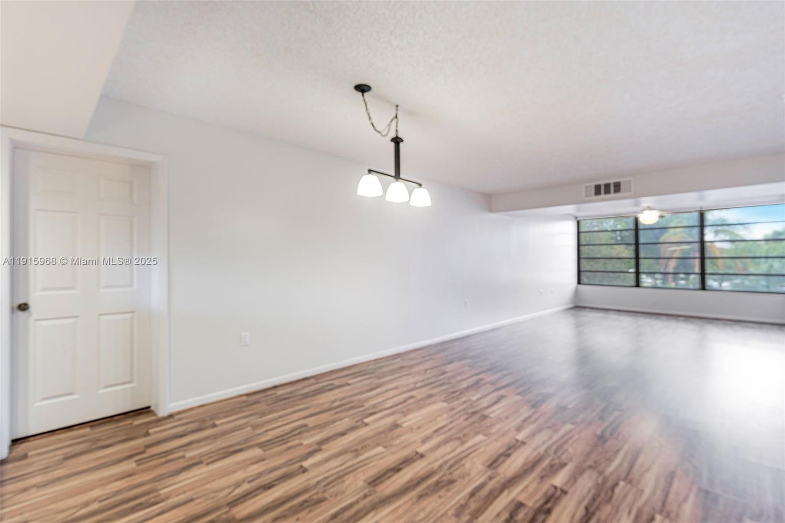 CONDO 19 OF WHITEHALL CON - Residential