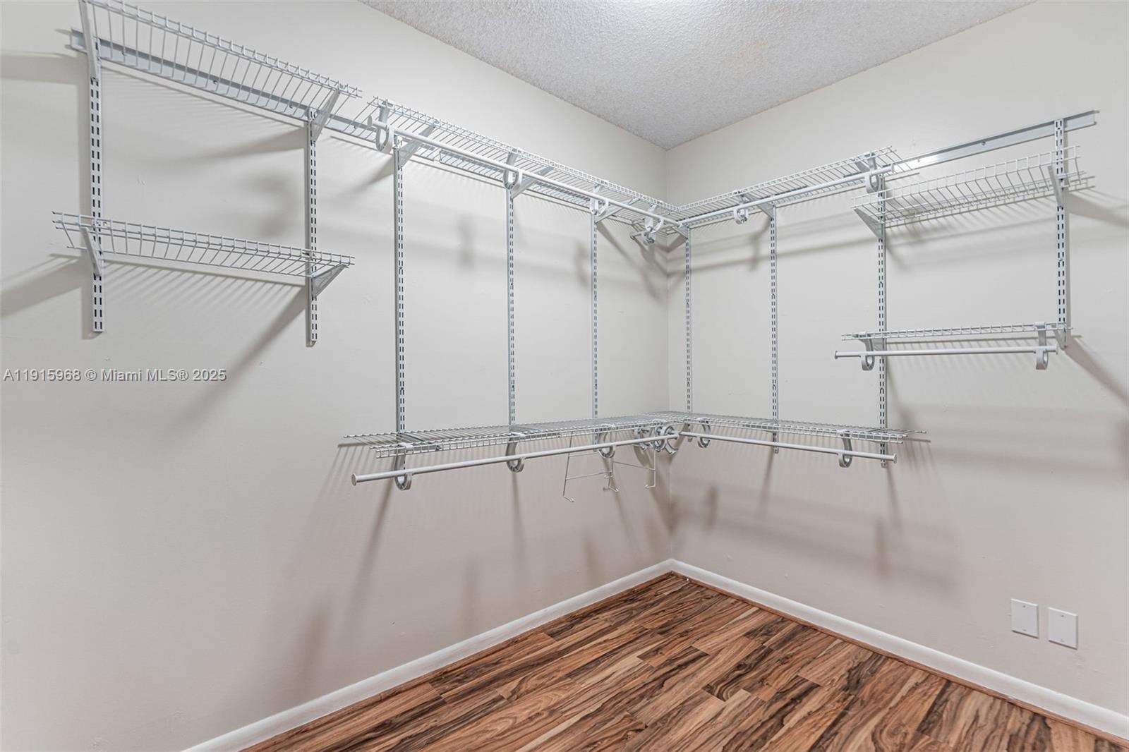 CONDO 19 OF WHITEHALL CON - Residential