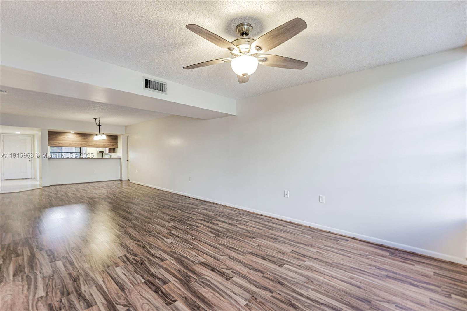 CONDO 19 OF WHITEHALL CON - Residential