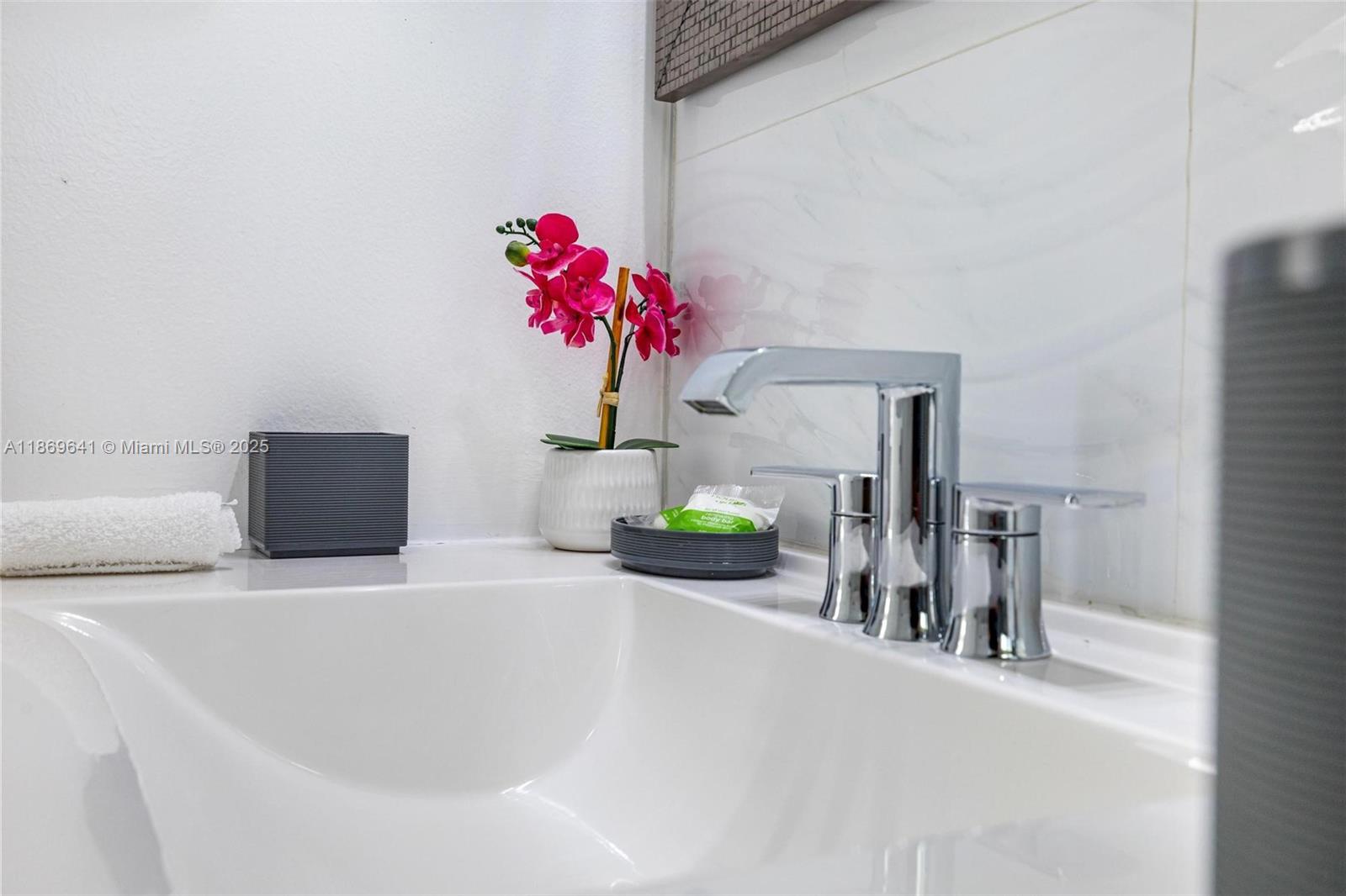 NORTHERN BLVD TRACK - Residential Income