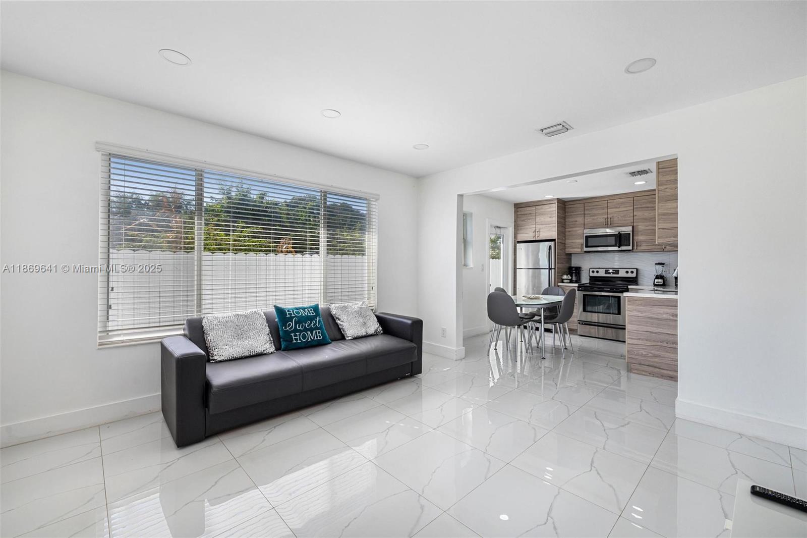 301 NW 34th St