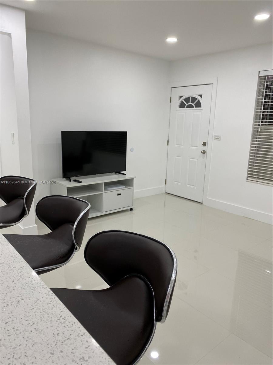 NORTHERN BLVD TRACK - Residential Income