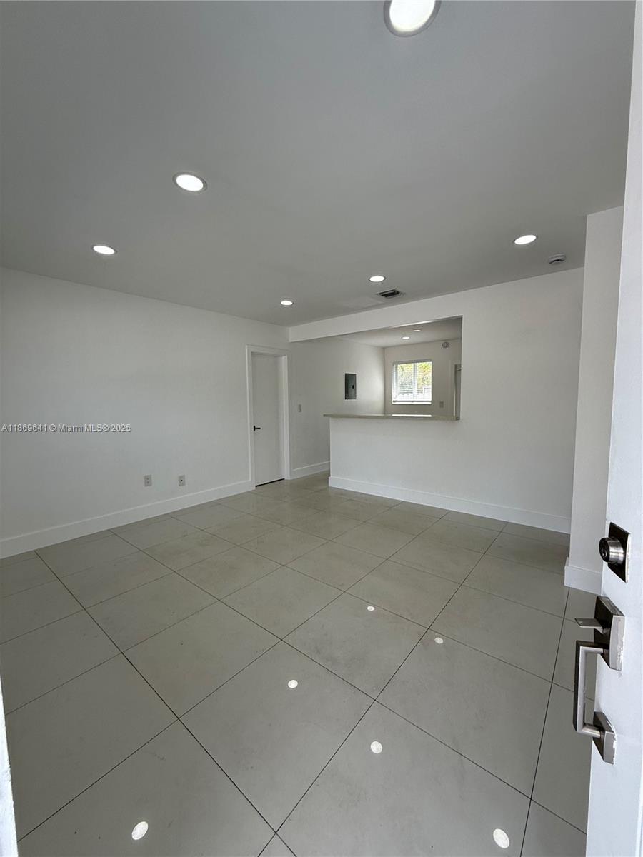 NORTHERN BLVD TRACK - Residential Income