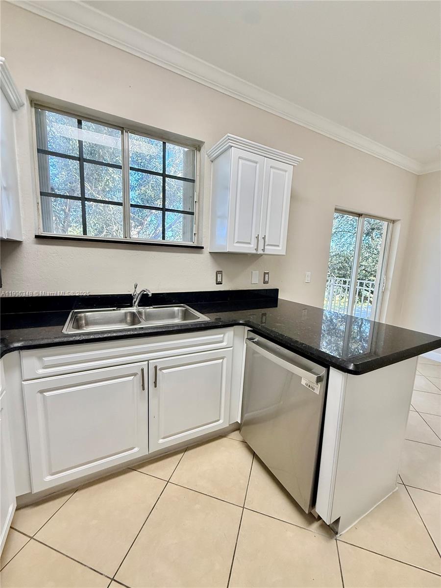 Caribbean Isles Villas Co - Residential Lease