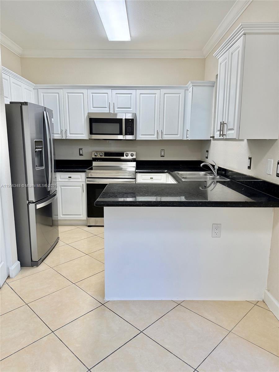 Caribbean Isles Villas Co - Residential Lease