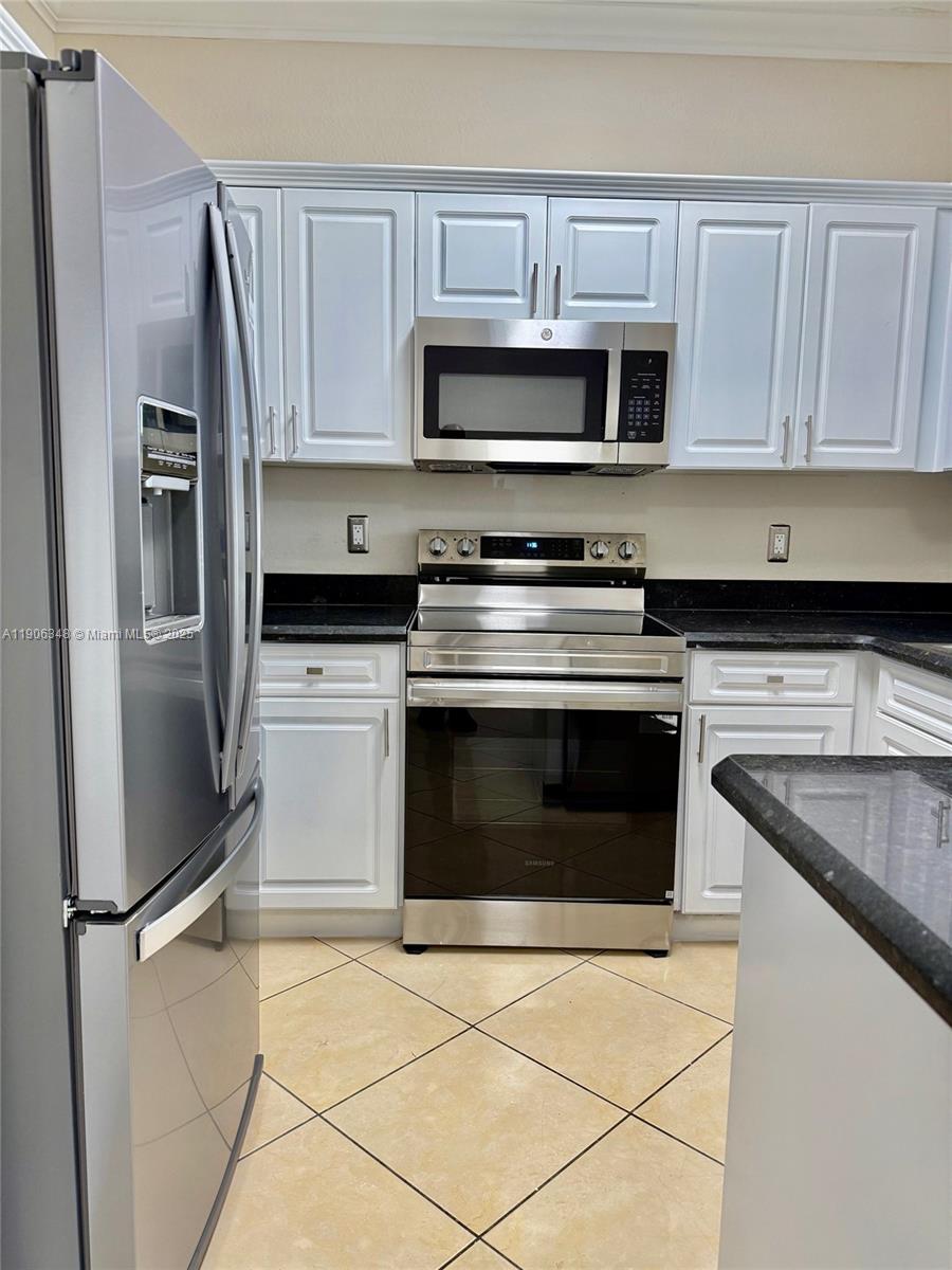 Caribbean Isles Villas Co - Residential Lease