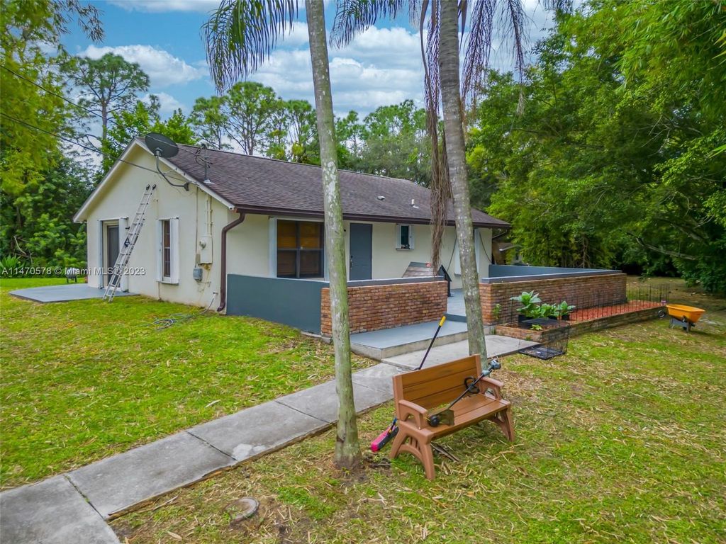 Photo of 17830 N 41st Rd N, Loxahatchee, FL 33470 (MLS # A11470578)