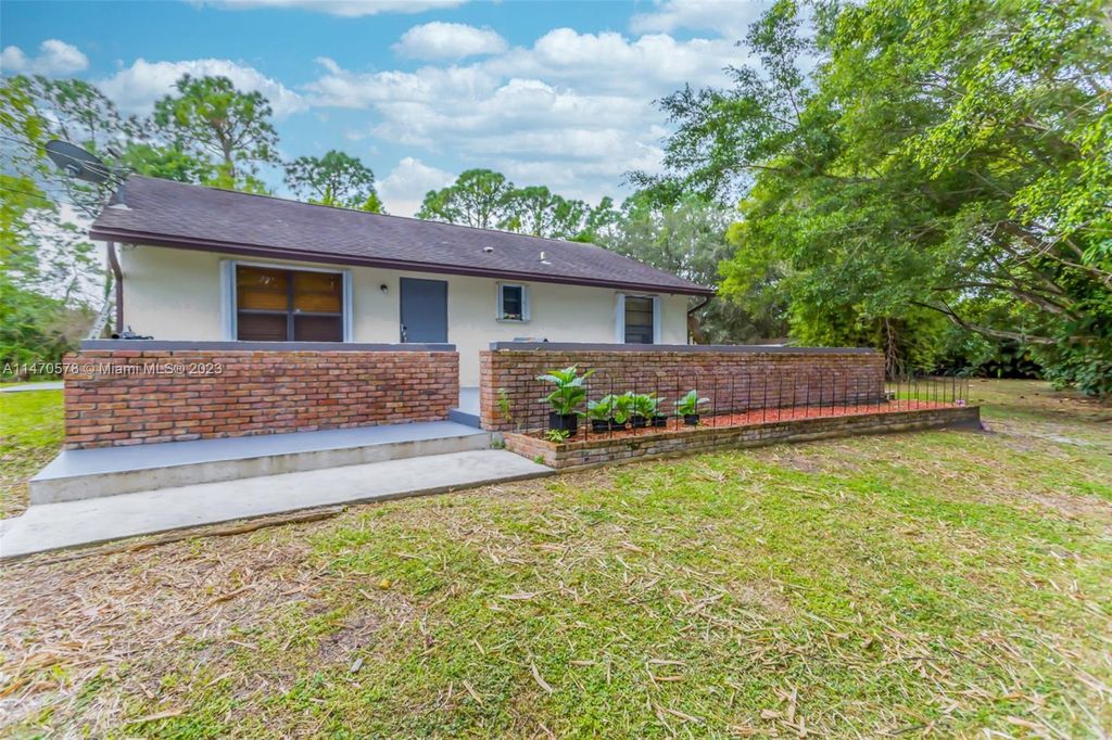 Photo of 17830 N 41st Rd N, Loxahatchee, FL 33470 (MLS # A11470578)