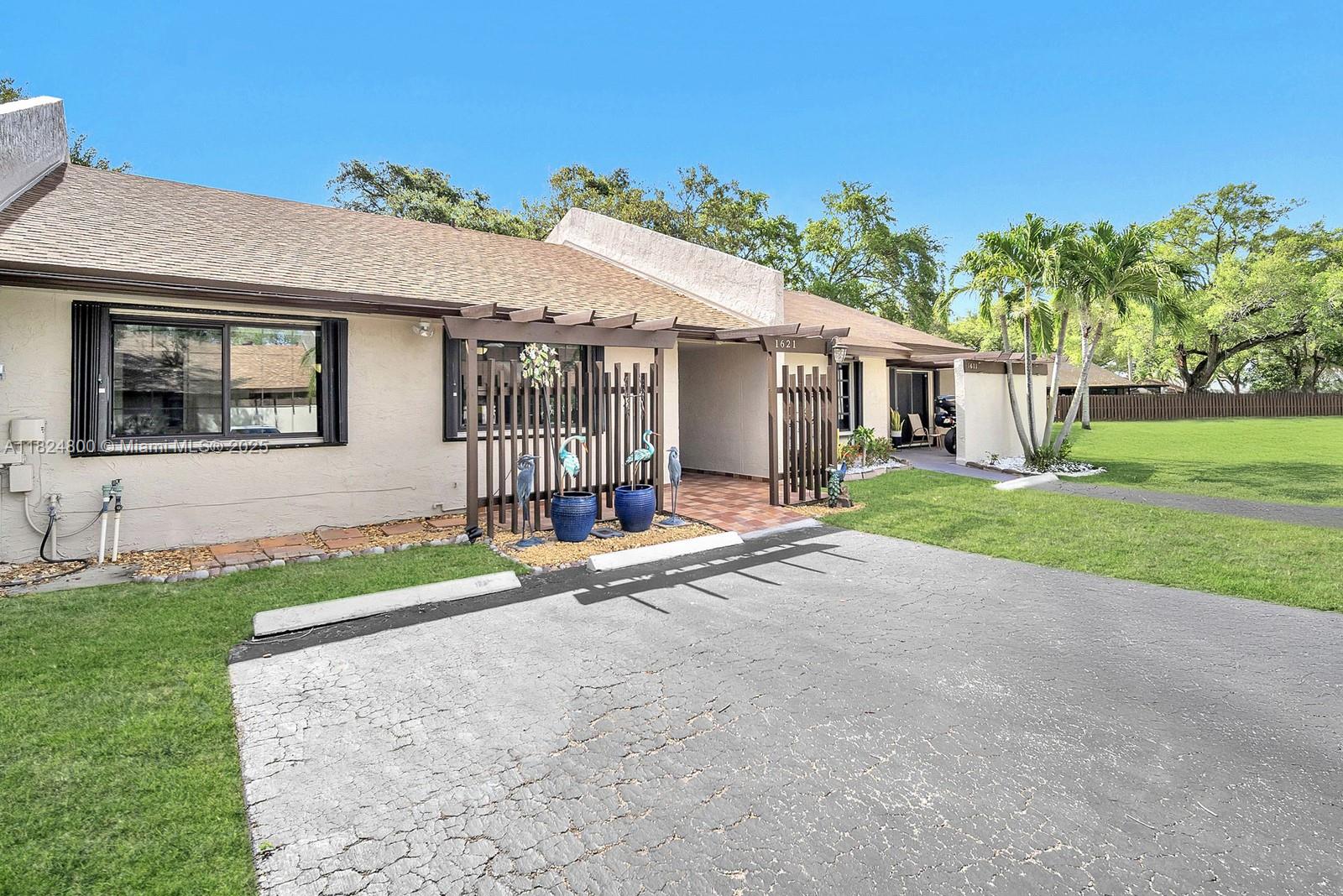 1621 NW 96th Ter
