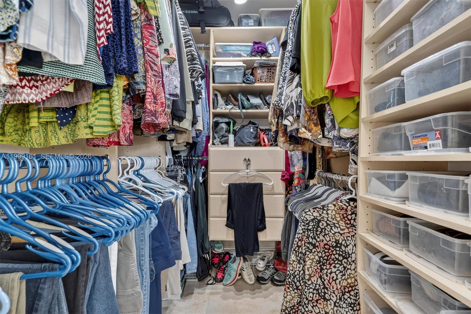 VALENCIA GRANDE CONDO - Residential