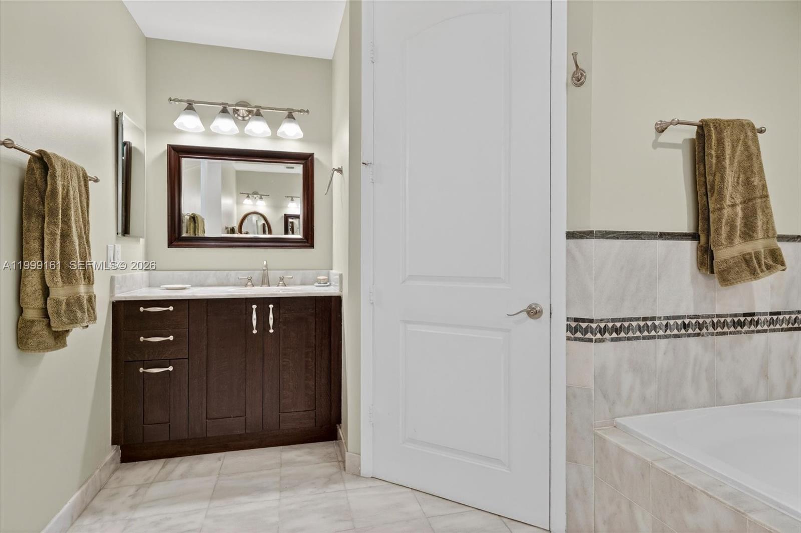 VALENCIA GRANDE CONDO - Residential