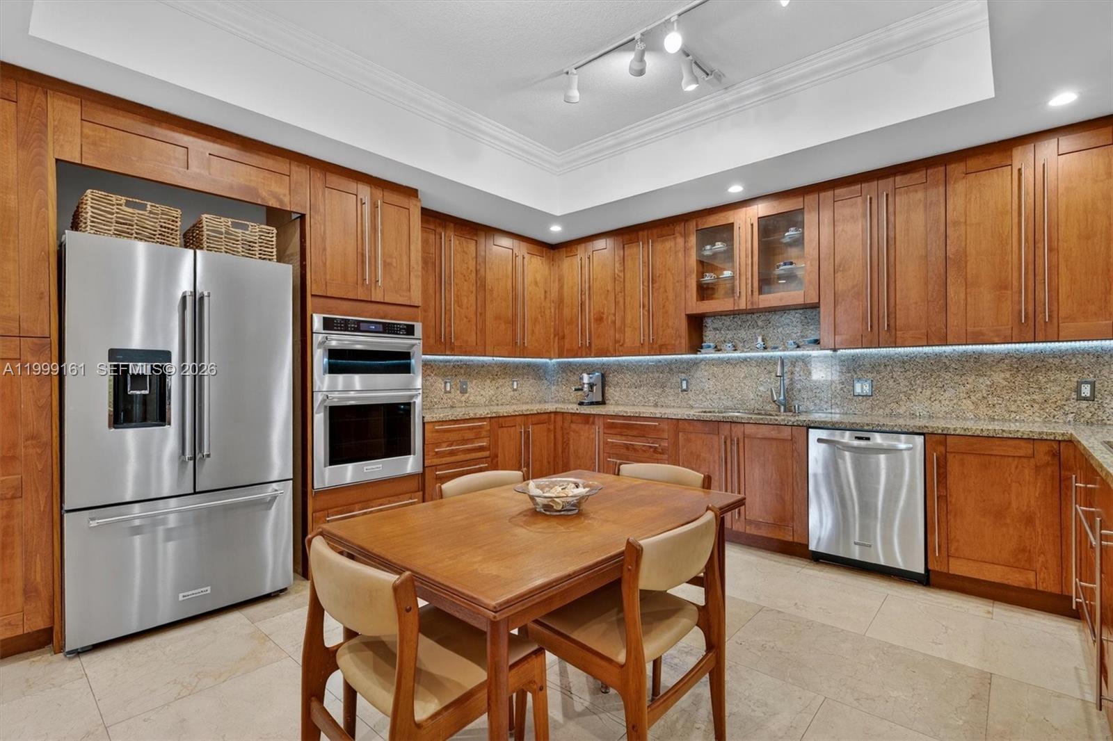 VALENCIA GRANDE CONDO - Residential