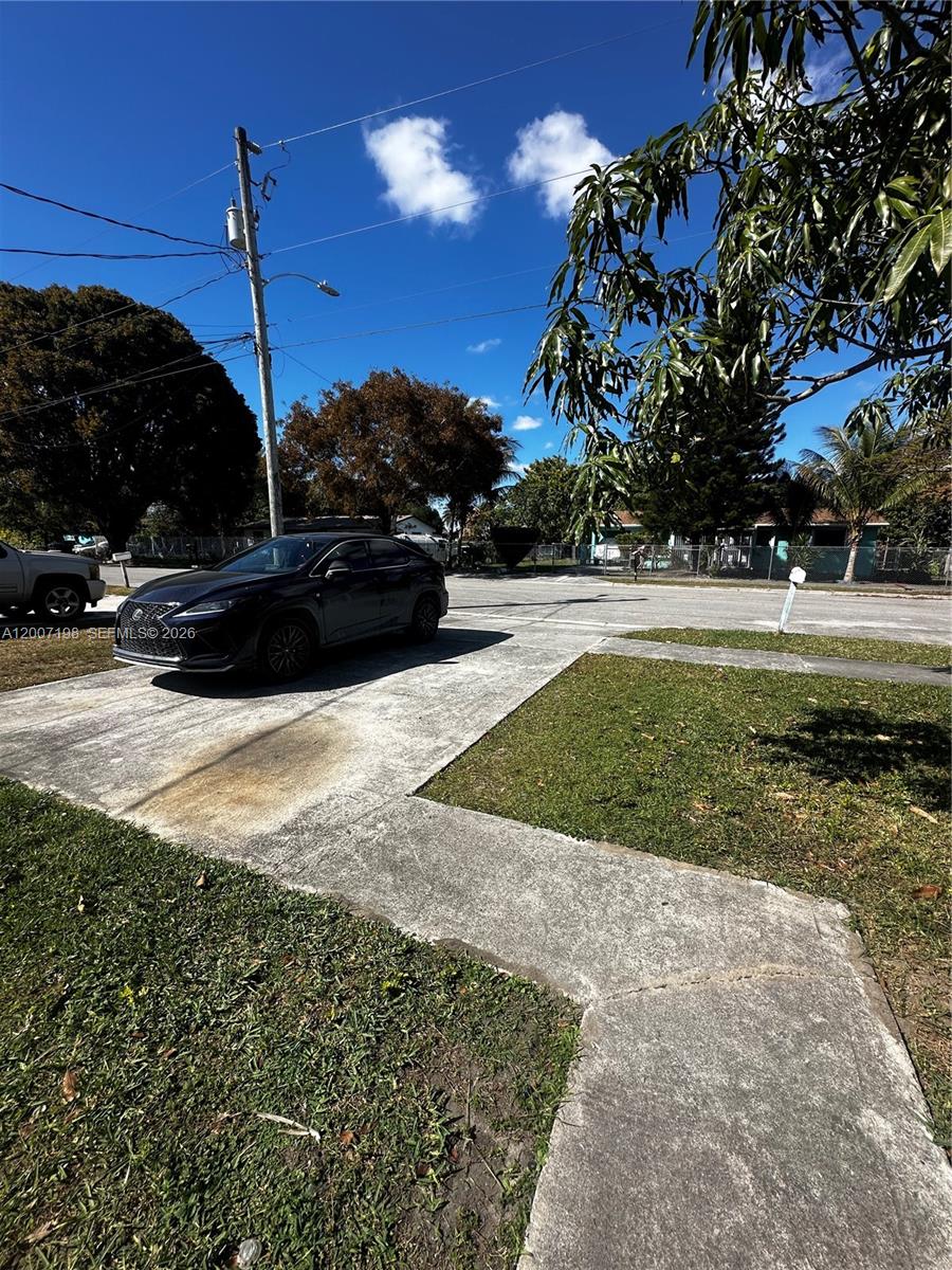 10452 SW 177th St 10452