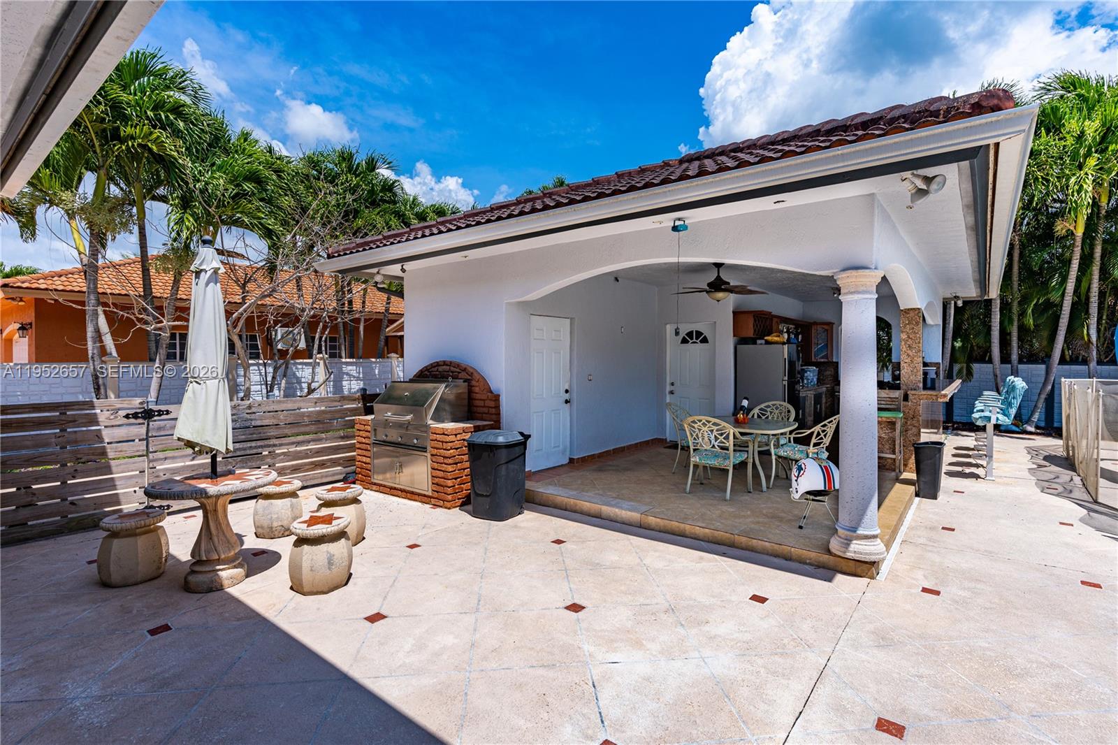 ESTATE MANSIONS - Residential