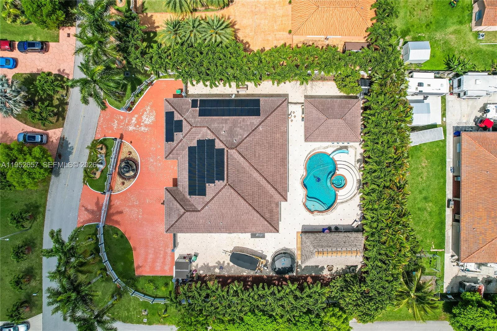 ESTATE MANSIONS - Residential