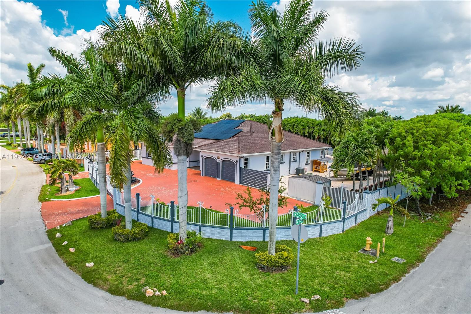 ESTATE MANSIONS - Residential