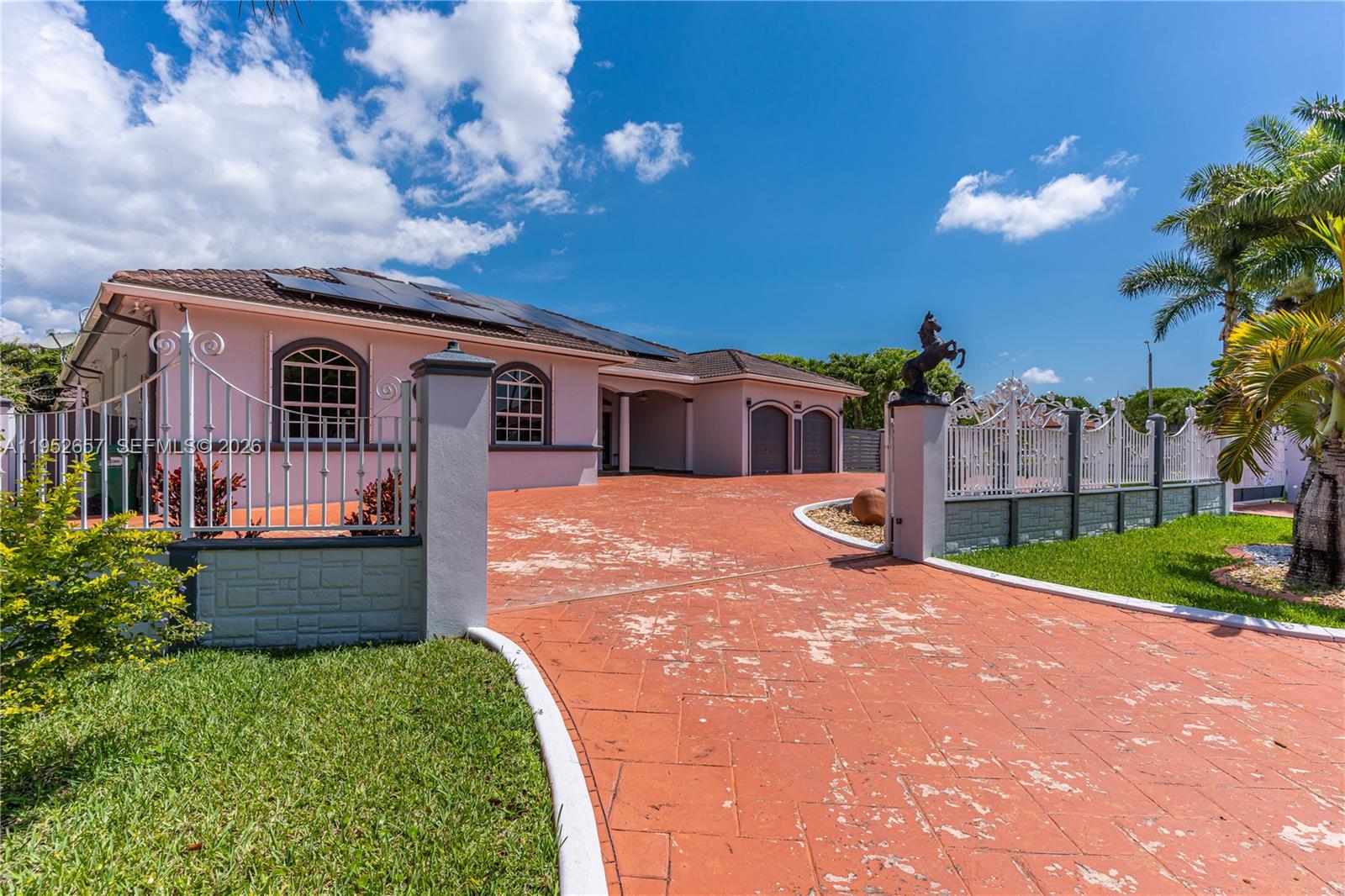 ESTATE MANSIONS - Residential