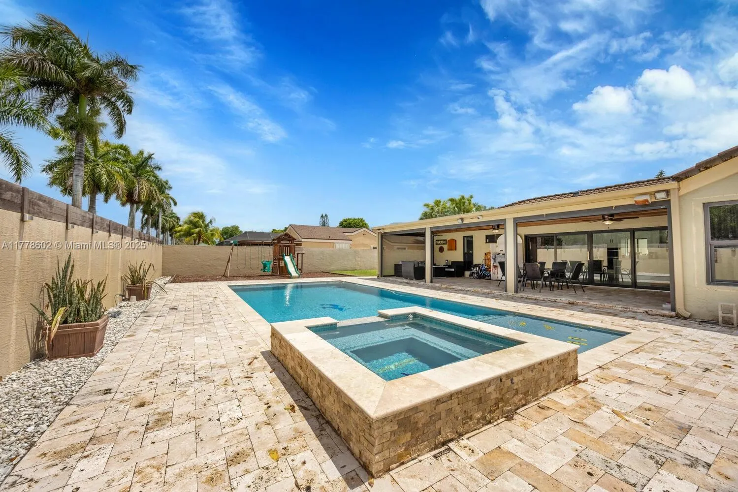 Miami, Florida 33187, United States, 3 Bedrooms Bedrooms, ,2 BathroomsBathrooms,Residential,Pending,106587