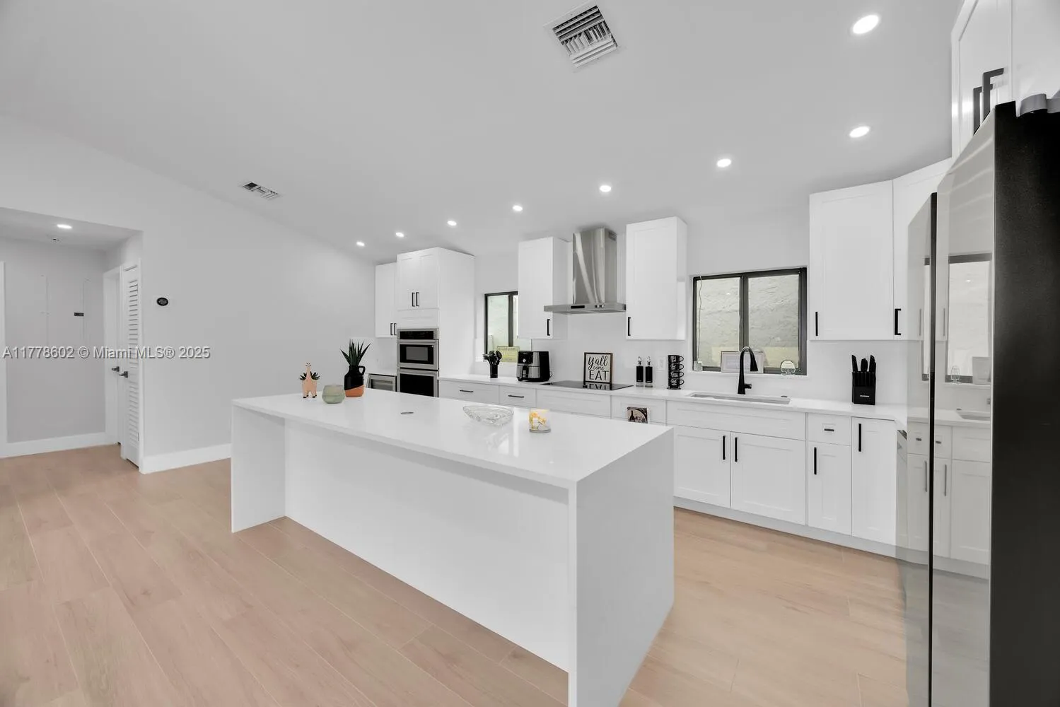 Miami, Florida 33187, United States, 3 Bedrooms Bedrooms, ,2 BathroomsBathrooms,Residential,Pending,106587