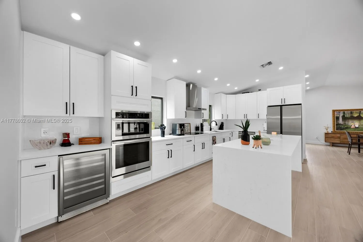 Miami, Florida 33187, United States, 3 Bedrooms Bedrooms, ,2 BathroomsBathrooms,Residential,Pending,106587