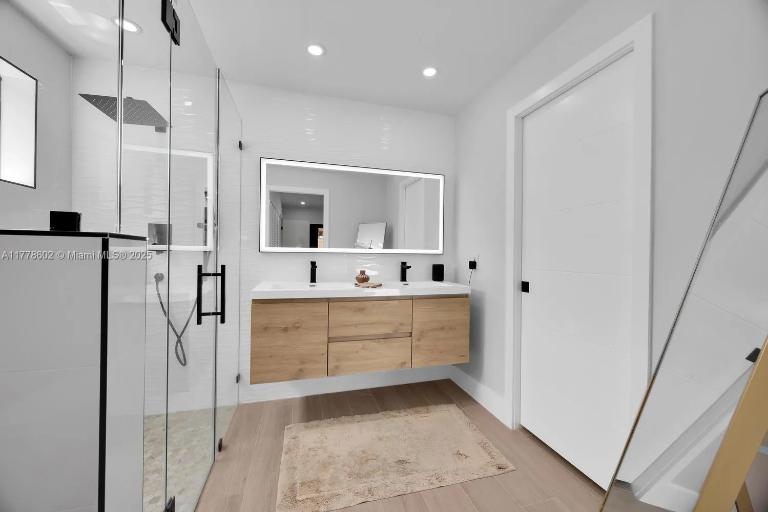 Miami, Florida 33187, United States, 3 Bedrooms Bedrooms, ,2 BathroomsBathrooms,Residential,Pending,106587