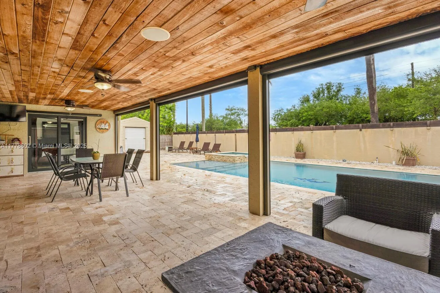 Miami, Florida 33187, United States, 3 Bedrooms Bedrooms, ,2 BathroomsBathrooms,Residential,Pending,106587