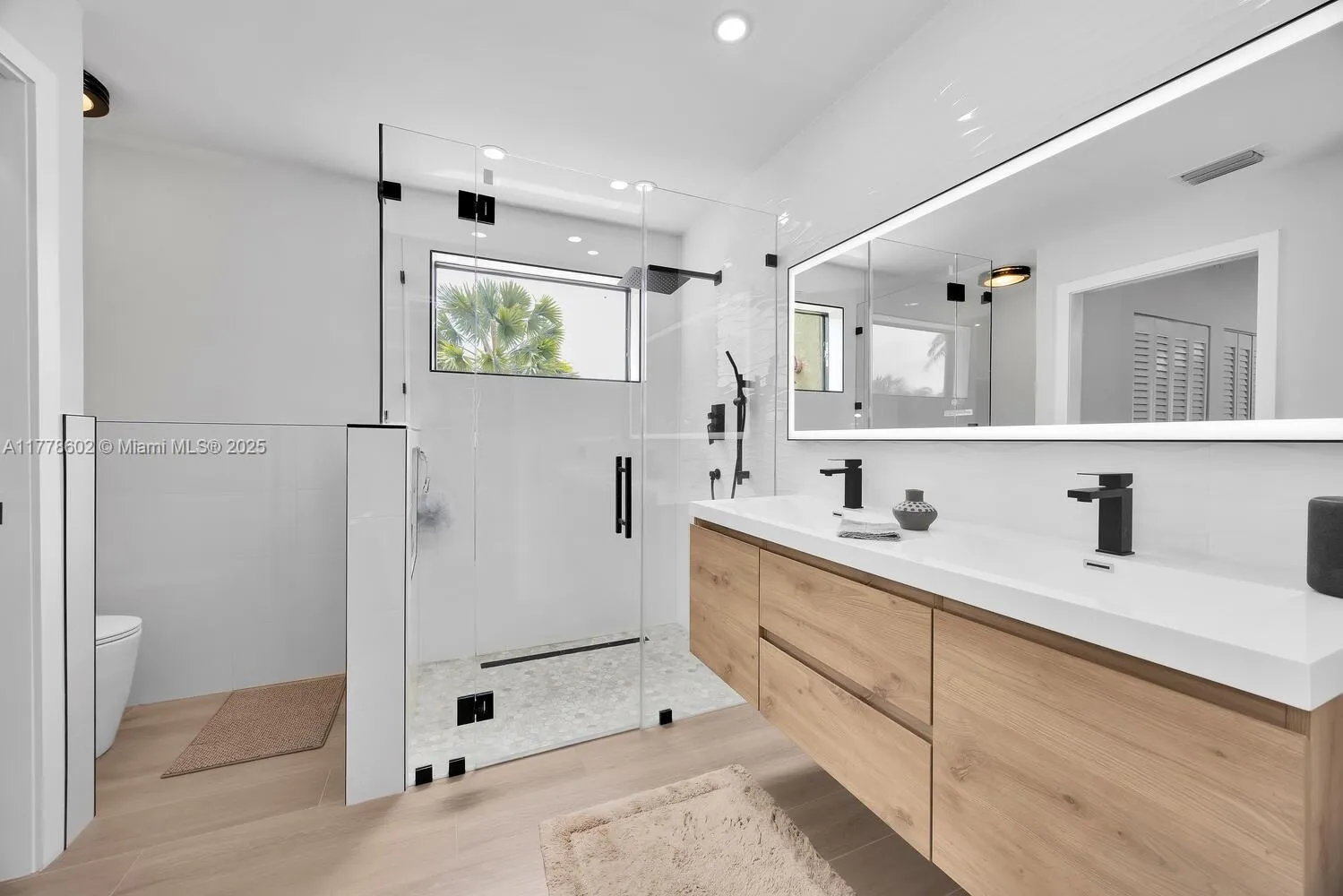 Miami, Florida 33187, United States, 3 Bedrooms Bedrooms, ,2 BathroomsBathrooms,Residential,Pending,106587