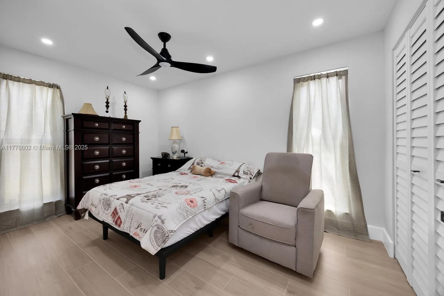 Miami, Florida 33187, United States, 3 Bedrooms Bedrooms, ,2 BathroomsBathrooms,Residential,Pending,106587