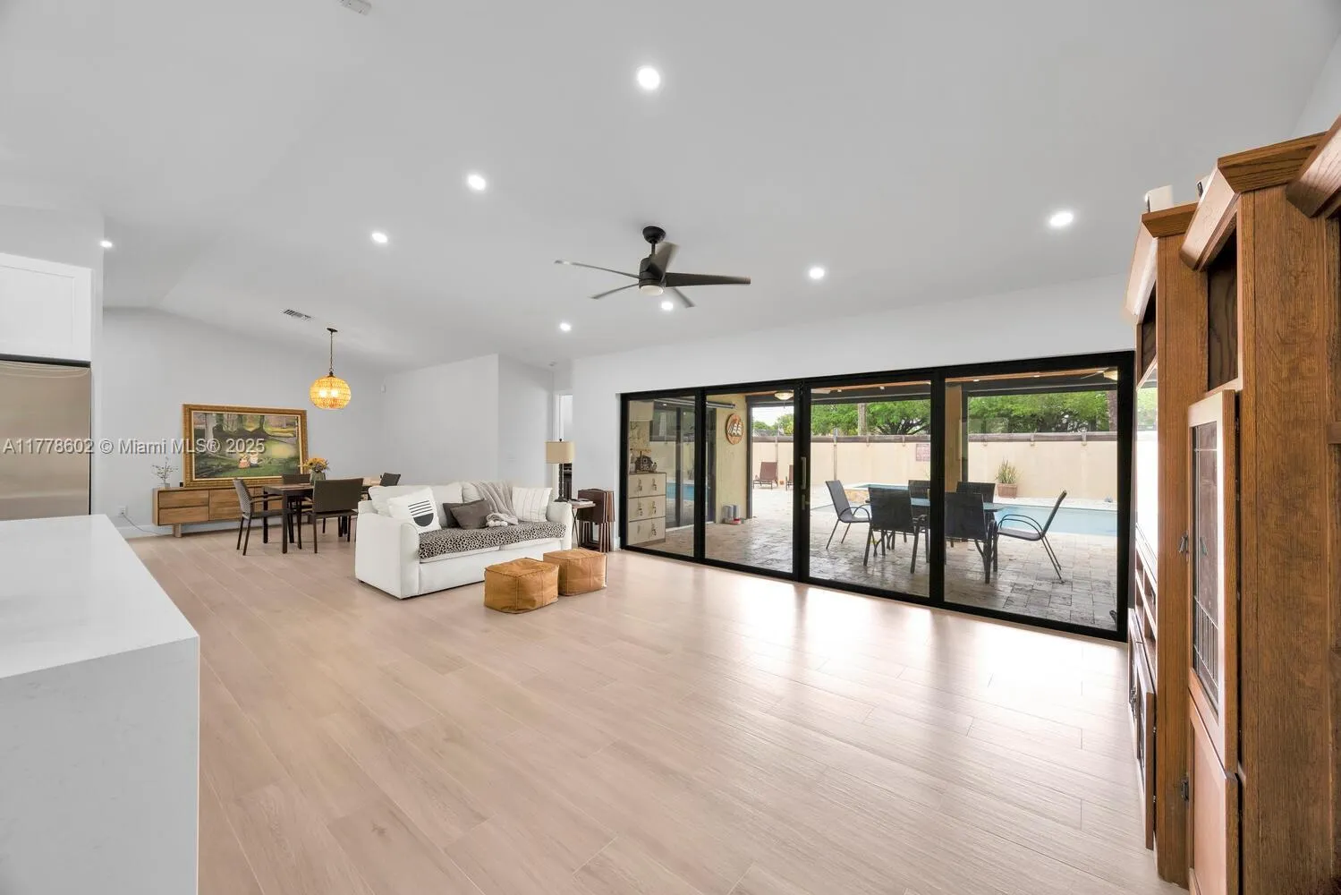 Miami, Florida 33187, United States, 3 Bedrooms Bedrooms, ,2 BathroomsBathrooms,Residential,Pending,106587