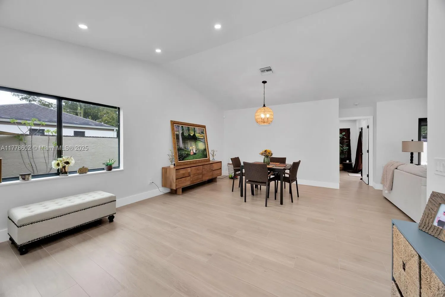 Miami, Florida 33187, United States, 3 Bedrooms Bedrooms, ,2 BathroomsBathrooms,Residential,Pending,106587