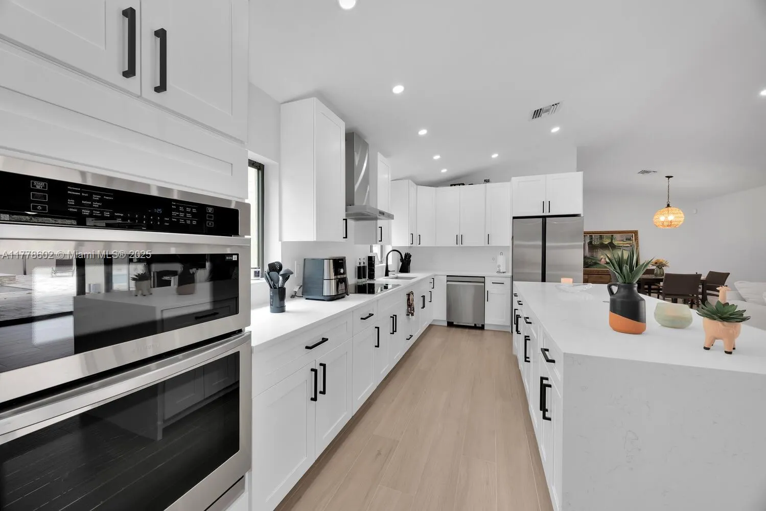 Miami, Florida 33187, United States, 3 Bedrooms Bedrooms, ,2 BathroomsBathrooms,Residential,Pending,106587