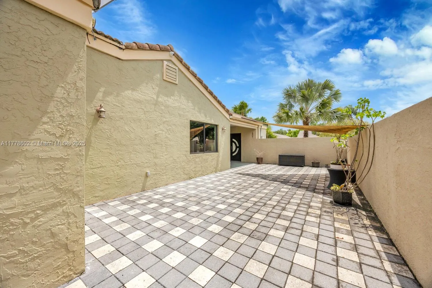 Miami, Florida 33187, United States, 3 Bedrooms Bedrooms, ,2 BathroomsBathrooms,Residential,Pending,106587