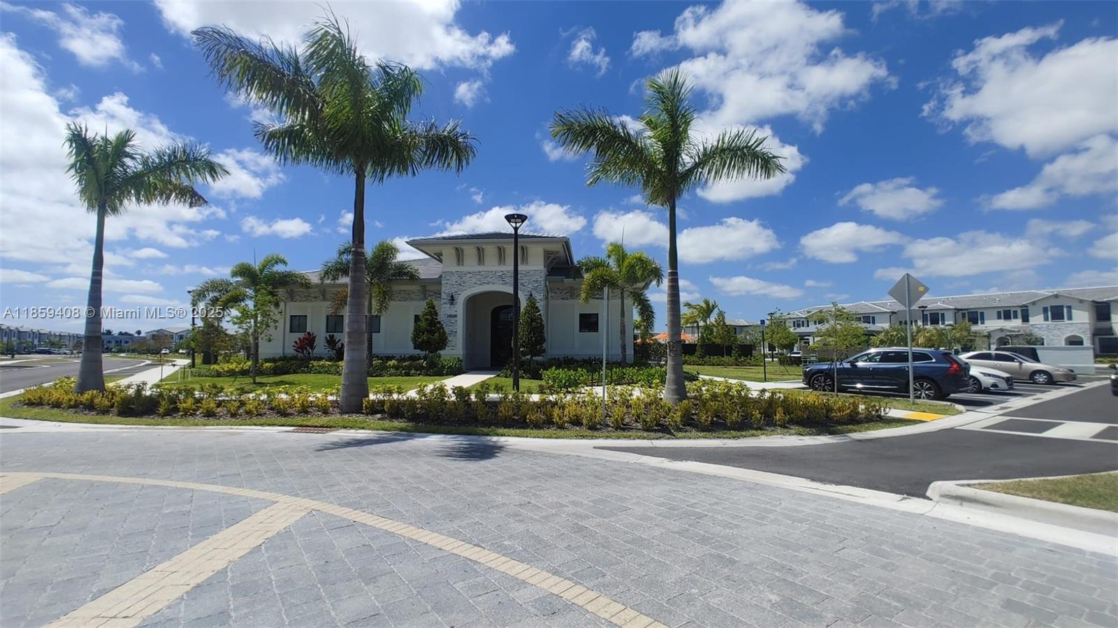 PINE VISTA BY LENNAR - Residential