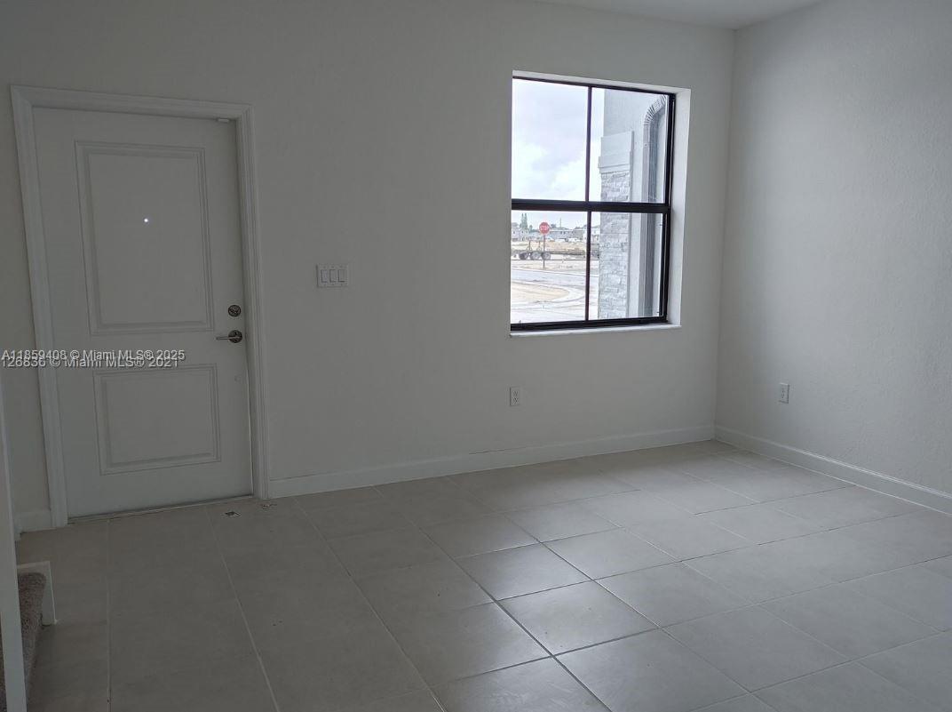 PINE VISTA BY LENNAR - Residential