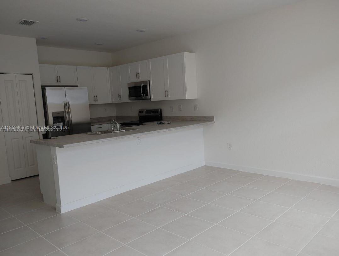 PINE VISTA BY LENNAR - Residential